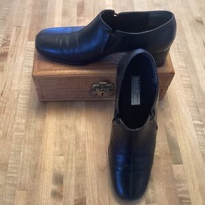 Munro Black Leather Split Toe Block Heel Loafer 7.5